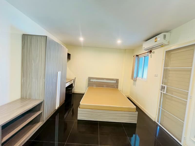 อพาร์ทเม้นท์ 5 ชั้น ซอยแจ้งวัฒนะปากเกร็ด 20 แยก 7 ถนนแจ้งวัฒนะ ตำบลปากเกร็ด อำเภอปากเกร็ด จังหวัดนนท, Nonthaburi, แจ้งวัฒนะ, Pak Kret, Pak Kret, Nonthaburi, 10+ Bedrooms, 1,100 sqm, Single Detached House For Sale, by ภัทรนัน อิศรางกูร ณ อยุธยา, 500187769 - DDproperty.com