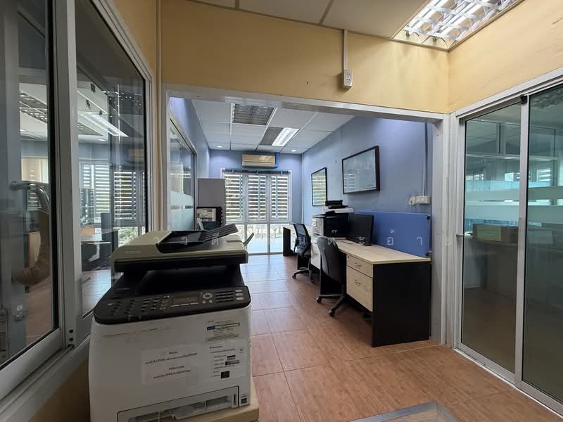 ขายโฮมออฟฟิศพร้อมโกดัง เทพารักษ์ บางปลา หมู่บ้านสุรีวรรณ ใกล้ถนนใหญ่เทพารักษ์ เพียง 2 กม., Samut Prakan, เทพารักษ์, Bang Pla, Bang Plee, Samut Prakan, 4 Bedrooms, 530 sqm, Single Detached House For Sale, by สุดาวดี อินต๊ะอ้าย, 500187773 - DDproperty.com