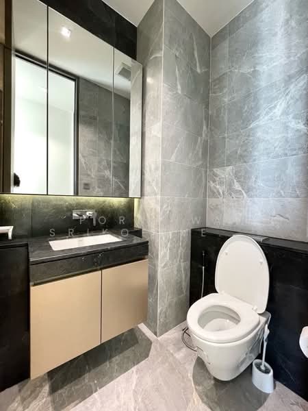 28 Chidlom, Bangkok, 28 Chit Lom Alley, Lumphini, Pathum Wan, Bangkok, 2 Bedrooms, 74 sqm, Condo For Rent, by Porntiwa Srikoedmeesak, 500187779 - DDproperty.com