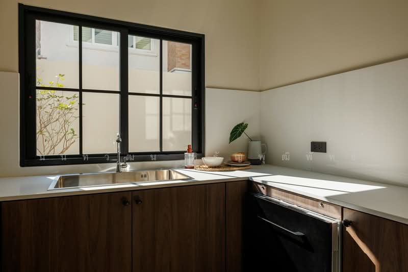 5 Bed House with Private Pool in San Phi Suea for Sale or Rent, Chiang Mai, San Phi Sua, Muang Chiang Mai, Chiang Mai, 5 Bedrooms, 300 sqm, Single Detached House For Rent, by Nunthawat Hiranputtipat, 500187785 - DDproperty.com