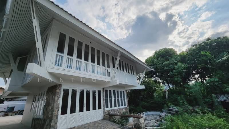 ให้เช่า - ให้เช่า บ้าน สำนักงาน นวมินทร์ 40 หลังใหญ่ รีนูเวทใหม่ ใกล้มอเตอร์เวย์, กรุงเทพ