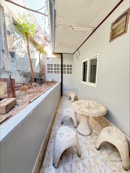 ให้เช่าทาวน์โฮม 2 ชั้น อ่าวอุดม ศรีราชา, Chon Buri (Pattaya), Thung Suk La, Si Racha, Chon Buri (Pattaya), 2 Bedrooms, 65 sqm, Townhouse For Rent, by Dusit Saengfa, 500187809 - DDproperty.com