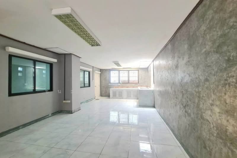 RK Home Park 2 Rama 9 - Wongwaen, Bangkok, 51 Patthana Chonabot 3 Rd, Khlong Song Ton Nun, Lat Krabang, Bangkok, 5 Bedrooms, 190 sqm, Single Detached House For Sale, by ชนะชาติ นนท์ตา, 500187817 - DDproperty.com