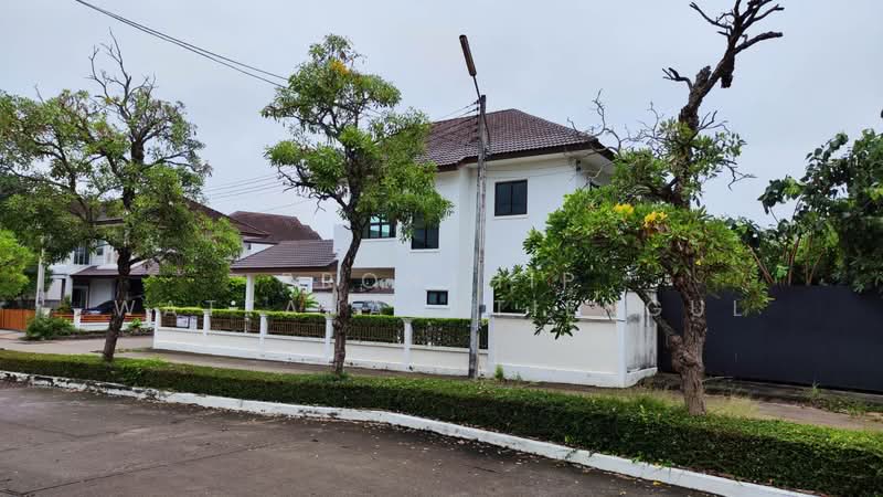 ขายบ้านเดี่ยว 2 ชั้น โครงการโกลเด้น ปาร์ค ศรีราชา บ้านใหม่ พื้นที่ใหญ่ 145 ตร.ว., Chon Buri (Pattaya), Surasak, Si Racha, Chon Buri (Pattaya), 3 Bedrooms, 175 sqm, Single Detached House For Sale, by Pronthip Wattanasatiengul, 500187823 - DDproperty.com