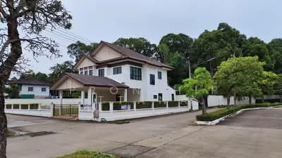 ขาย - ขายบ้านเดี่ยว 2 ชั้น โครงการโกลเด้น ปาร์ค ศรีราชา บ้านใหม่ พื้นที่ใหญ่ 145 ตร.ว., ชลบุรี
