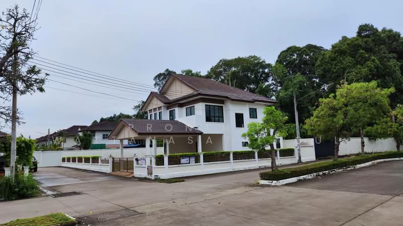 ขายบ้านเดี่ยว 2 ชั้น โครงการโกลเด้น ปาร์ค ศรีราชา บ้านใหม่ พื้นที่ใหญ่ 145 ตร.ว., Chon Buri (Pattaya), Surasak, Si Racha, Chon Buri (Pattaya), 3 Bedrooms, 175 sqm, Single Detached House For Sale, by Pronthip Wattanasatiengul, 500187823 - DDproperty.com