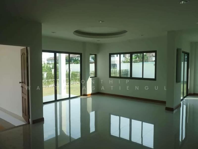 ขายบ้านเดี่ยว 2 ชั้น โครงการโกลเด้น ปาร์ค ศรีราชา บ้านใหม่ พื้นที่ใหญ่ 145 ตร.ว., ชลบุรี, สุรศักดิ์, ศรีราชา, ชลบุรี, 175 ตร.ม., บ้านเดี่ยว ขาย, โดย Pronthip Wattanasatiengul, 500187823 - DDproperty.com