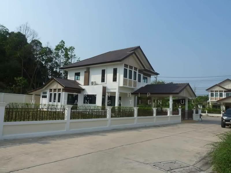 ขายบ้านเดี่ยว 2 ชั้น โครงการโกลเด้น ปาร์ค ศรีราชา บ้านใหม่ พื้นที่ใหญ่ 145 ตร.ว., Chon Buri (Pattaya), Surasak, Si Racha, Chon Buri (Pattaya), 3 Bedrooms, 175 sqm, Single Detached House For Sale, by Pronthip Wattanasatiengul, 500187823 - DDproperty.com