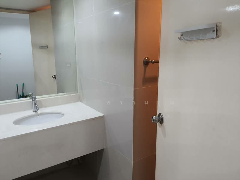 The Trendy, Bangkok, 10 Soi Sukhumvit 13, Khlongtoei Nua, Watthana, Bangkok, Studio, 38 sqm, Condo For Rent, by วิรตี อรามรุณ, 500187882 - DDproperty.com