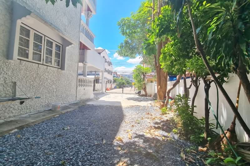 ซอยรามคำแหง 36/1, Bangkok, Hua Mak, Bang Kapi, Bangkok, 4 Bedrooms, 200 sqm, Townhouse For Rent, by คุณจอย, 500187889 - DDproperty.com