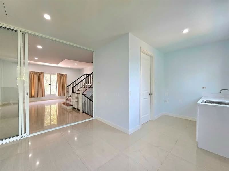 Plus Park Avenue Lasalle - Srinakarin, Bangkok, Bang Na Tai, Bang Na, Bang Na, Bangkok, 4 Bedrooms, 245 sqm, Townhouse For Sale, by คุณ ณัจภสิญาค์ ศุภควัษฐ์กาญกุล (ณิชชา), 500187890 - DDproperty.com