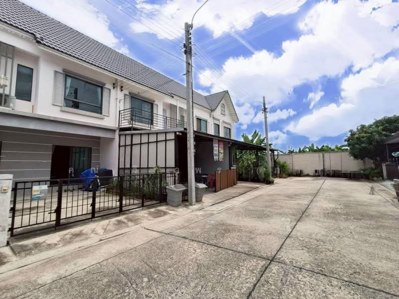 Modi Villa Pinklao – Wongwaen : โมดิ วิลล่า ปิ่นเกล้า – วงแหวน, นนทบุรี, ทางหลวงชนบท นบ.1011, ศาลากลาง, บางกรวย, นนทบุรี, 120 ตร.ม., ทาวน์เฮ้าส์ ขาย, โดย คุณ วิภาพร (ภา), 500187959 - DDproperty.com