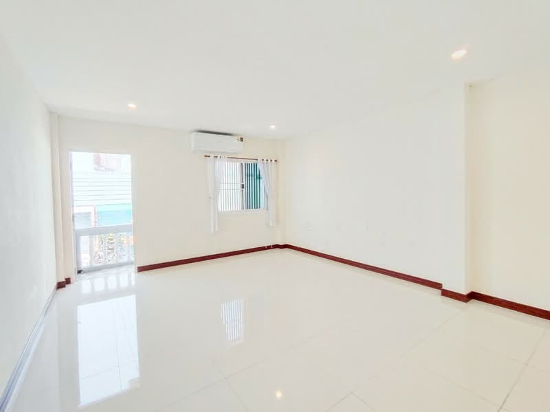 กิตติศักดิ์ ปู่เจ้าสมิงพราย, Samut Prakan, Bang Ya Praek, Phra Pra Daeng, Samut Prakan, 2 Bedrooms, 100 sqm, Townhouse For Sale, by The Best Property ต้น, 500187965 - DDproperty.com