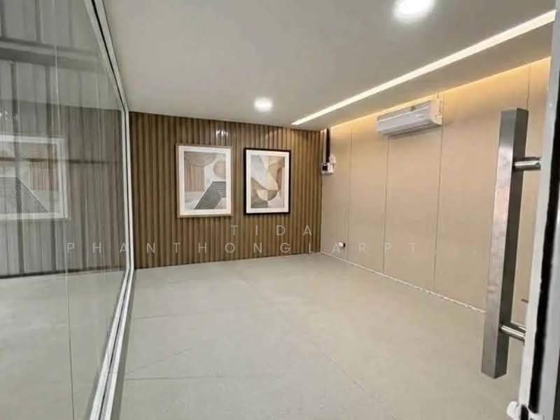 ให้เช่า โกดัง พร้อม ออฟฟิศ เลียบทางด่วนเอกมัย–รามอินทรา ใกล้ทางด่วน, กรุงเทพ, ลาดพร้าว, ลาดพร้าว, กรุงเทพ, 152 ตร.ม., โกดัง-โรงงาน ให้เช่า, โดย Tida phanthonglarptawee, 500188037 - DDproperty.com