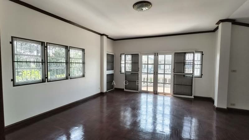 Nakarin Garden Village, Bangkok, Soi Romklao 19/1, Khlong Sam Prawet, Lat Krabang, Bangkok, 4 Bedrooms, 380 sqm, Single Detached House For Rent, by NR AGENT, 500188038 - DDproperty.com