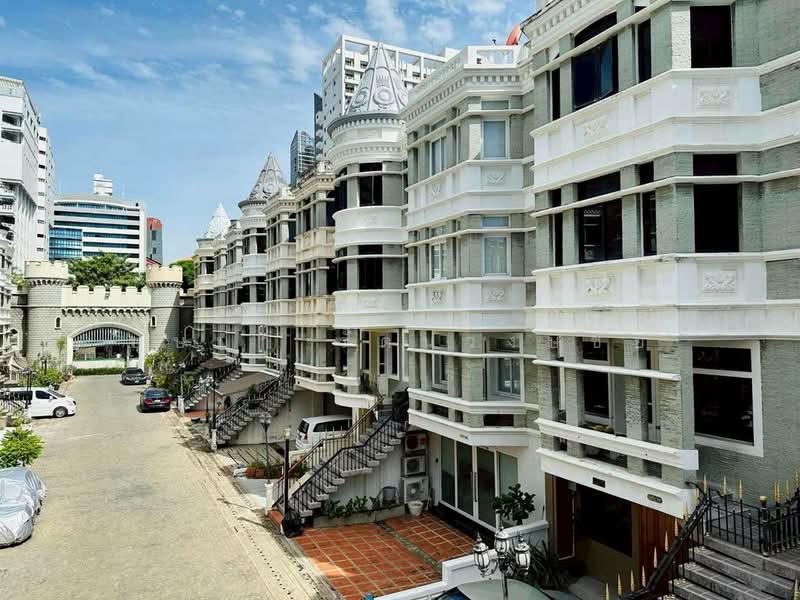 Moo Baan Chicha Castle, Bangkok, Sukhumvit 31, Khlongtoei Nua, Watthana, Bangkok, 4 Bedrooms, 350 sqm, Townhouse For Rent, by บุษบา รัตนวงษ์ชัย, 500188080 - DDproperty.com