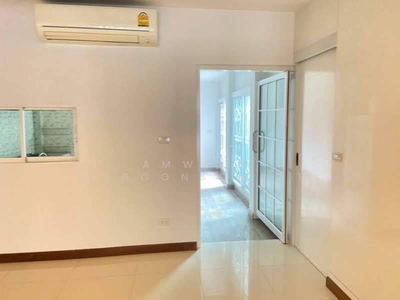 Noble Cube Pattanakarn, Bangkok, Phatthanakan Road, Suan Luang, Suan Luang, Bangkok, 3 Bedrooms, 100 sqm, Townhouse For Rent, by Amwika Karoonsombat, 500188081 - DDproperty.com