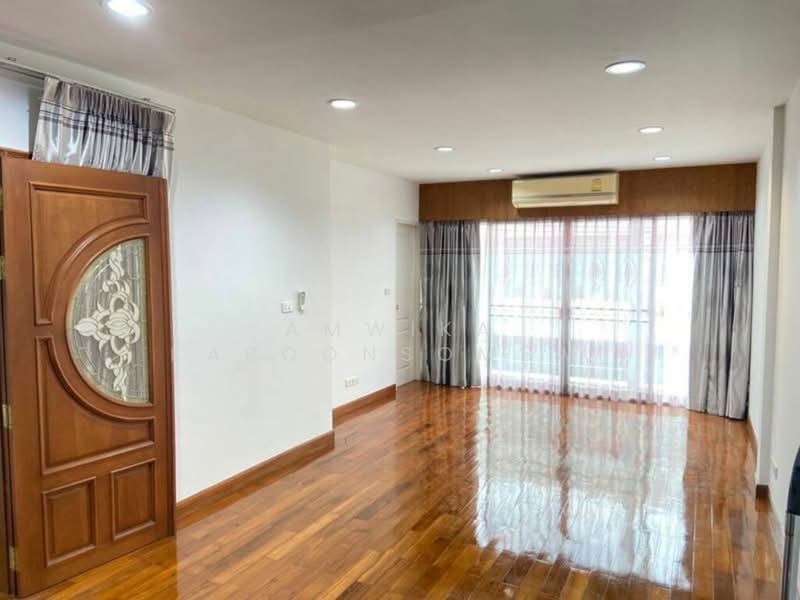 Noble Cube Pattanakarn, Bangkok, Phatthanakan Road, Suan Luang, Suan Luang, Bangkok, 3 Bedrooms, 100 sqm, Townhouse For Rent, by Amwika Karoonsombat, 500188081 - DDproperty.com