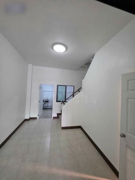 อาคารพาณิชย์ 3.5 โครงการ เดอะวิลเลจ, Bangkok, Bang Chun, Khlong Sam Wa, Bangkok, 2 Bedrooms, 168 sqm, Townhouse For Rent, by Airada Parasarn, 500188140 - DDproperty.com