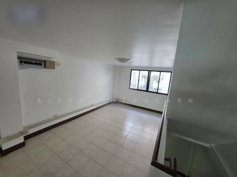 อาคารพาณิชย์ 3.5 โครงการ เดอะวิลเลจ, Bangkok, Bang Chun, Khlong Sam Wa, Bangkok, 2 Bedrooms, 168 sqm, Townhouse For Rent, by Airada Parasarn, 500188140 - DDproperty.com