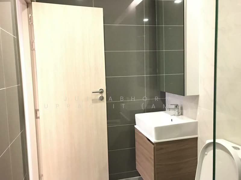 M Thonglor 10, Bangkok, 9 Soi Ekkamai 12, Ekkamai Road, Khlong Tan Nua, Watthana, Bangkok, 1 Bedroom, 34 sqm, Condo For Rent, by Juthabhorn Uppachit (Amy), 500188159 - DDproperty.com