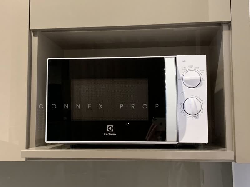 Whizdom Essence, Bangkok, 5 Piyabutr 1 Alley, Bang Chak, Phra Khanong, Bangkok, 1 Bedroom, 34 sqm, Condo For Rent, by Connex Property, 500188164 - DDproperty.com