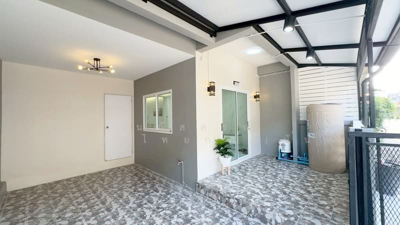 For Sale - หมู่บ้าน วรารักษ์ เลียบคลองสอง27 คลองสามวา, Bangkok