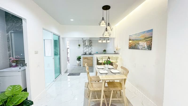 For Sale - หมู่บ้าน วรารักษ์ เลียบคลองสอง27 คลองสามวา, Bangkok