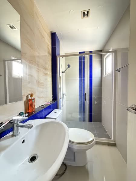 Golden Neo Ladprao-Kaset Nawamin, Bangkok, Soi Nawamin 42, Yak 7, Khlong Kum, Bueng Kum, Bangkok, 4 Bedrooms, 240 sqm, Semi-Detached House (Twin House) For Sale, by Nisakorn Chirangkapat, 500188260 - DDproperty.com