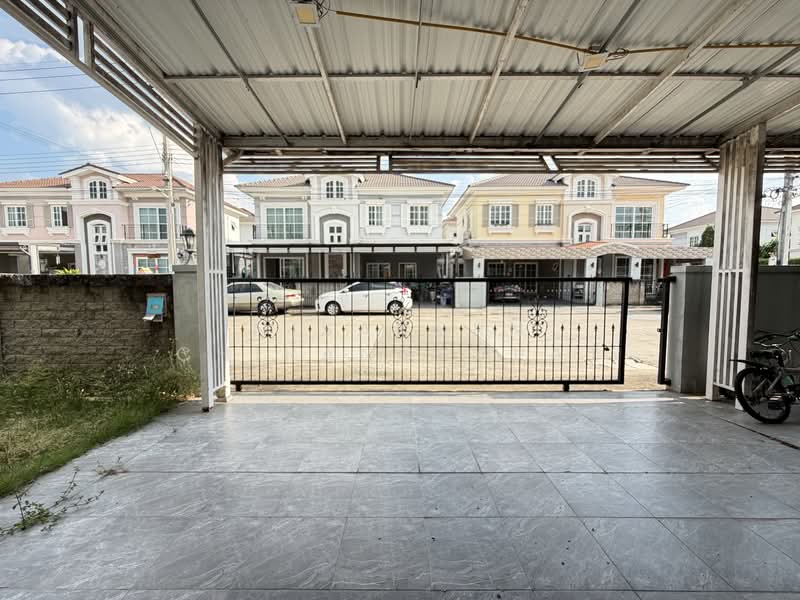 Golden Neo Ladprao-Kaset Nawamin, Bangkok, Soi Nawamin 42, Yak 7, Khlong Kum, Bueng Kum, Bangkok, 4 Bedrooms, 240 sqm, Semi-Detached House (Twin House) For Sale, by Nisakorn Chirangkapat, 500188260 - DDproperty.com