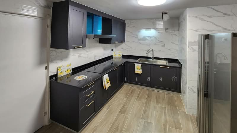 President Park Sukhumvit 24, Bangkok, 99 Sukhumvit 24 Alley, Khlongtoei Nua, Watthana, Bangkok, 3 Bedrooms, 223 sqm, Condo For Rent, by Sarika Saengkam, 500188277 - DDproperty.com