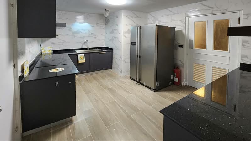 President Park Sukhumvit 24, Bangkok, 99 Sukhumvit 24 Alley, Khlongtoei Nua, Watthana, Bangkok, 3 Bedrooms, 223 sqm, Condo For Rent, by Sarika Saengkam, 500188277 - DDproperty.com