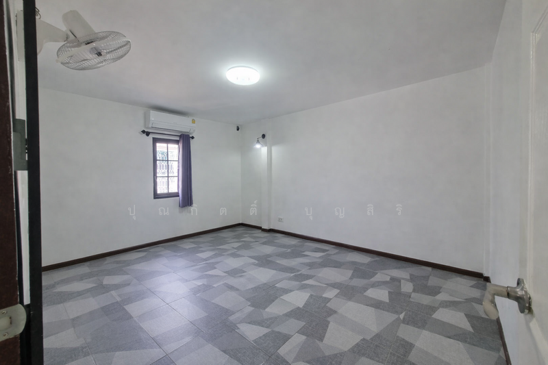 Two-story townhome, Land 113.2 sq.m. - Saphan Khwai, Bangkok, Samsen Nai, Phaya Thai, Bangkok, 3 Bedrooms, 180 sqm, Townhouse For Sale, by ปุณกิตติ์ บุญสิริ, 500188391 - DDproperty.com