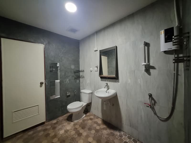 Two-story townhome, Land 113.2 sq.m. - Saphan Khwai, Bangkok, Samsen Nai, Phaya Thai, Bangkok, 3 Bedrooms, 180 sqm, Townhouse For Sale, by ปุณกิตติ์ บุญสิริ, 500188391 - DDproperty.com