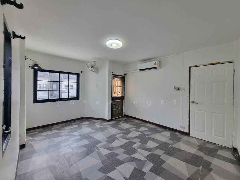 Two-story townhome, Land 113.2 sq.m. - Saphan Khwai, Bangkok, Samsen Nai, Phaya Thai, Bangkok, 3 Bedrooms, 180 sqm, Townhouse For Sale, by ปุณกิตติ์ บุญสิริ, 500188391 - DDproperty.com