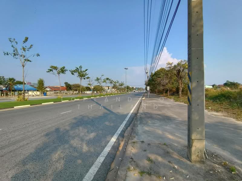 ขาย - ขายที่ดิน ทำเลทองแหลมฉบัง ศรีราชา เนื้อที่ 62-0-0 ไร่ ติดถนนใหญ่ 3 ด้าน เหมาะทำการค้า ห้างสรรพสินค้า, ชลบุรี