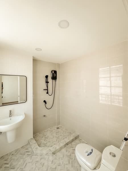 Baan Klang Muang Urbanion Rama 9-Ladprao : บ้านกลางเมือง เออร์บาเนี่ยน พระราม 9-ลาดพร้าว, กรุงเทพ, ซอยลาดพร้าว 84 ถนนลาดพร้าว, วังทองหลาง, วังทองหลาง, กรุงเทพ, 220 ตร.ม., ทาวน์เฮ้าส์ ขาย, โดย ณัฏฐพัชร ชโยทิตกุลเกียรติ, 500188415 - DDproperty.com