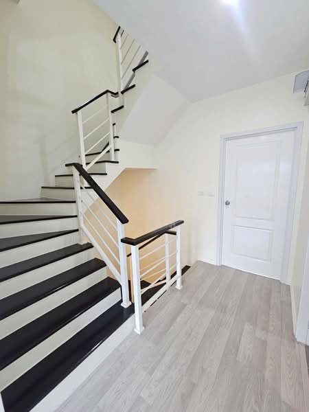 house for sell, Bangkok, Hua Mak, Bang Kapi, Bangkok, 4 Bedrooms, 190 sqm, Semi-Detached House (Twin House) For Sale, by คุณเปิ้ล, 500188424 - DDproperty.com