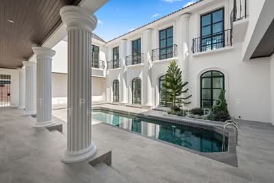ขาย - ขาย บ้านนาคนิวาส Pool Villa สไตล์ยุโรป (สระว่ายน้ำ ใจกลางบ้าน) 100 ตร.วา พื้นที่ใช้สอย 420 ตร.ม., กรุงเทพ