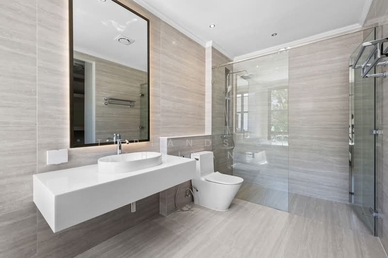 ขาย บ้านนาคนิวาส Pool Villa สไตล์ยุโรป (สระว่ายน้ำ ใจกลางบ้าน) 100 ตร.วา พื้นที่ใช้สอย 420 ตร.ม., Bangkok, นาคนิวาส, Lat Phrao, Lat Phrao, Bangkok, 4 Bedrooms, 420 sqm, Villa For Sale, by TopLands of Thailand, 500188433 - DDproperty.com