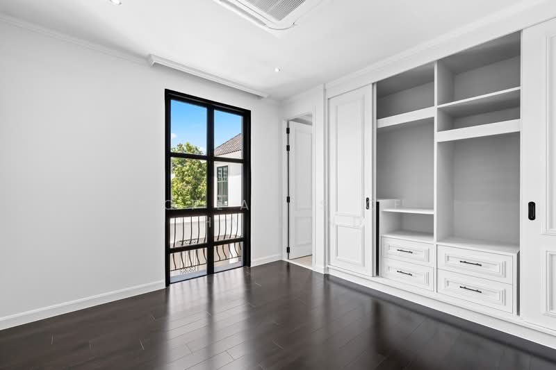 ขาย บ้านนาคนิวาส Pool Villa สไตล์ยุโรป (สระว่ายน้ำ ใจกลางบ้าน) 100 ตร.วา พื้นที่ใช้สอย 420 ตร.ม., กรุงเทพ, นาคนิวาส, ลาดพร้าว, ลาดพร้าว, กรุงเทพ, 420 ตร.ม., วิลล่า ขาย, โดย TopLands of Thailand, 500188433 - DDproperty.com