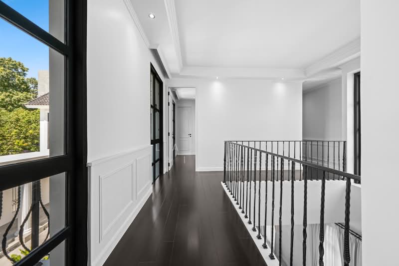 ขาย บ้านนาคนิวาส Pool Villa สไตล์ยุโรป (สระว่ายน้ำ ใจกลางบ้าน) 100 ตร.วา พื้นที่ใช้สอย 420 ตร.ม., Bangkok, นาคนิวาส, Lat Phrao, Lat Phrao, Bangkok, 4 Bedrooms, 420 sqm, Villa For Sale, by TopLands of Thailand, 500188433 - DDproperty.com