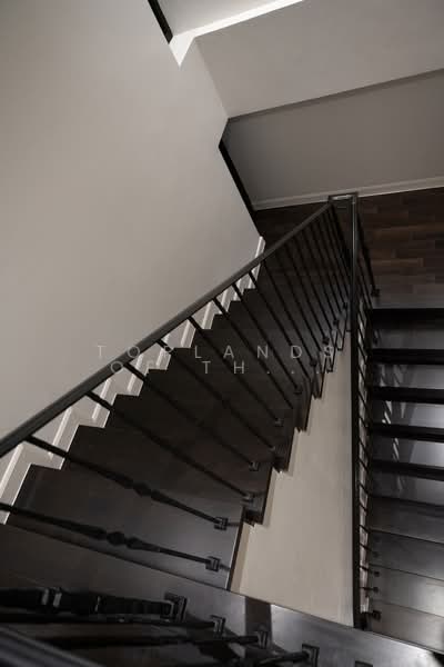 ขาย บ้านนาคนิวาส Pool Villa สไตล์ยุโรป (สระว่ายน้ำ ใจกลางบ้าน) 100 ตร.วา พื้นที่ใช้สอย 420 ตร.ม., Bangkok, นาคนิวาส, Lat Phrao, Lat Phrao, Bangkok, 4 Bedrooms, 420 sqm, Villa For Sale, by TopLands of Thailand, 500188433 - DDproperty.com