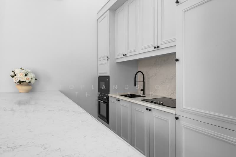 ขาย บ้านนาคนิวาส Pool Villa สไตล์ยุโรป (สระว่ายน้ำ ใจกลางบ้าน) 100 ตร.วา พื้นที่ใช้สอย 420 ตร.ม., กรุงเทพ, นาคนิวาส, ลาดพร้าว, ลาดพร้าว, กรุงเทพ, 420 ตร.ม., วิลล่า ขาย, โดย TopLands of Thailand, 500188433 - DDproperty.com