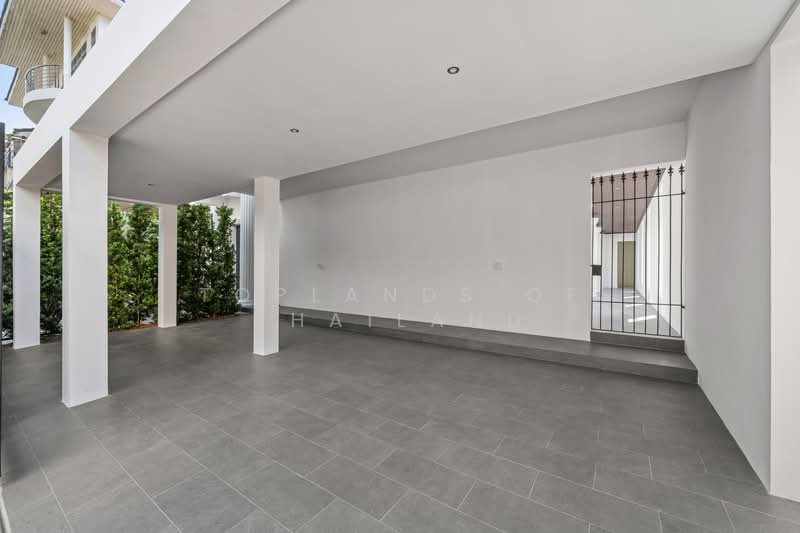 ขาย บ้านนาคนิวาส Pool Villa สไตล์ยุโรป (สระว่ายน้ำ ใจกลางบ้าน) 100 ตร.วา พื้นที่ใช้สอย 420 ตร.ม., Bangkok, นาคนิวาส, Lat Phrao, Lat Phrao, Bangkok, 4 Bedrooms, 420 sqm, Villa For Sale, by TopLands of Thailand, 500188433 - DDproperty.com