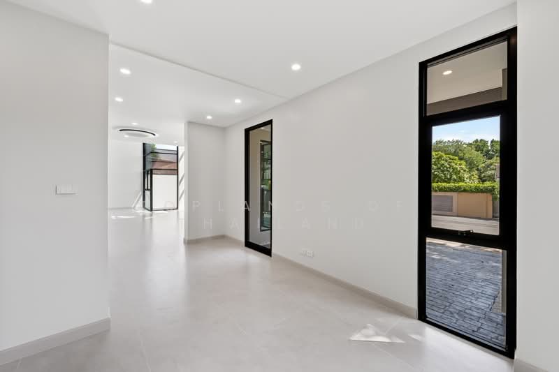 ขาย บ้าน The Zenith วังทองหลาง (ทำเลพิเศษ อยู่ในซอยโรงเรียนนานาชาติ SISB) บ้าน 3 ชั้น 288.50 ตร.ม., Bangkok, เลียบด่วนเอกมัย-รามอินทรา, Wang Thonglang, Wang Thonglang, Bangkok, 3 Bedrooms, 289 sqm, Semi-Detached House (Twin House) For Sale, by TopLands of Thailand, 500188446 - DDproperty.com