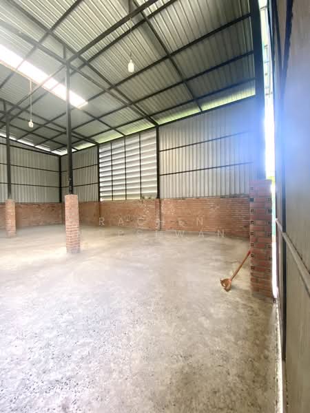 Warehouse with office space for rent in Hat Yai, Songkhla. Flood-free area. Size: 1,500 sq.m. Rent:, Songkhla, Ban Phru, Hat Yai, Songkhla, , 1,500 sqm, Warehouse/Factory For Rent, by Rachen Nopsuwan, 500188448 - DDproperty.com