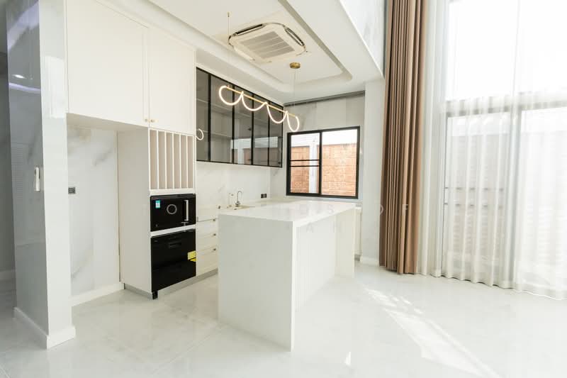 Grand Bangkok Boulevard Srinakarin, Bangkok, Srinagarindra Rd, Nong Bon, Prawet, Bangkok, 5 Bedrooms, 534 sqm, Single Detached House For Sale, by TopLands of Thailand, 500188452 - DDproperty.com