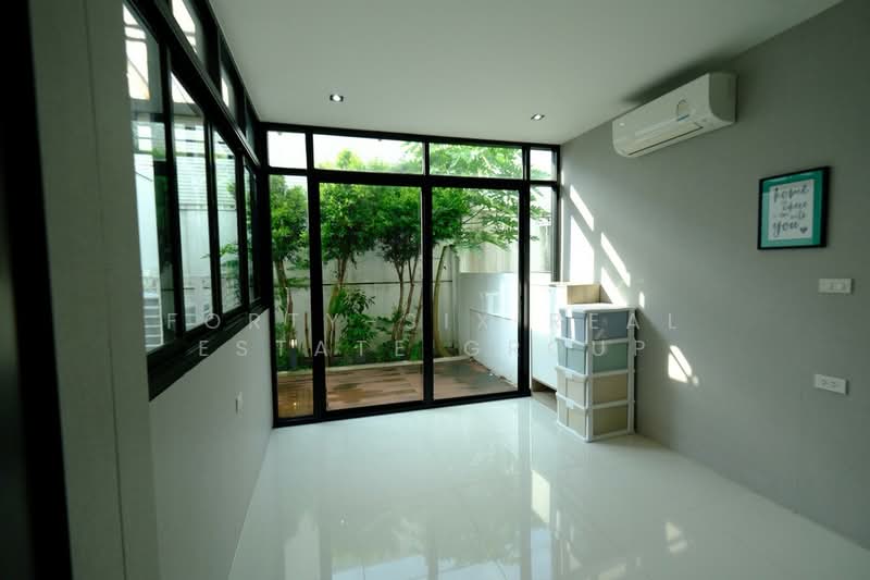 Landmark Ekamai-Ramindra, Bangkok, Sukhonthasawat Road, Lat Phrao, Lat Phrao, Bangkok, 3 Bedrooms, 200 sqm, Townhouse For Rent, by Forty-Six Real Estate Group, 500188456 - DDproperty.com