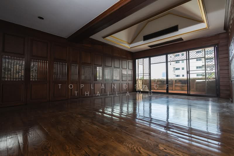 ขาย บ้านย่านสาทร-เย็นอากาศ ทำเลทอง บ้าน 4 ชั้น เนื้อที่ 46.4 ตร.วา 400 ตร.ม. 4 ห้องนอน 4 ห้องน้ำ, Bangkok, เย็นอากาศ, Chong Nonsi, Yan Nawa, Bangkok, 4 Bedrooms, 400 sqm, Single Detached House For Sale, by TopLands of Thailand, 500188468 - DDproperty.com